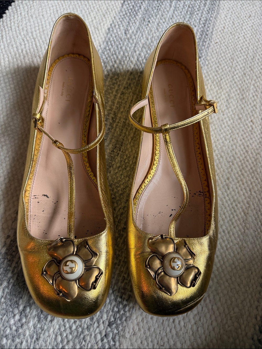 Gucci GG Logo Flower T Strap Ballet Flat Metallic Gold